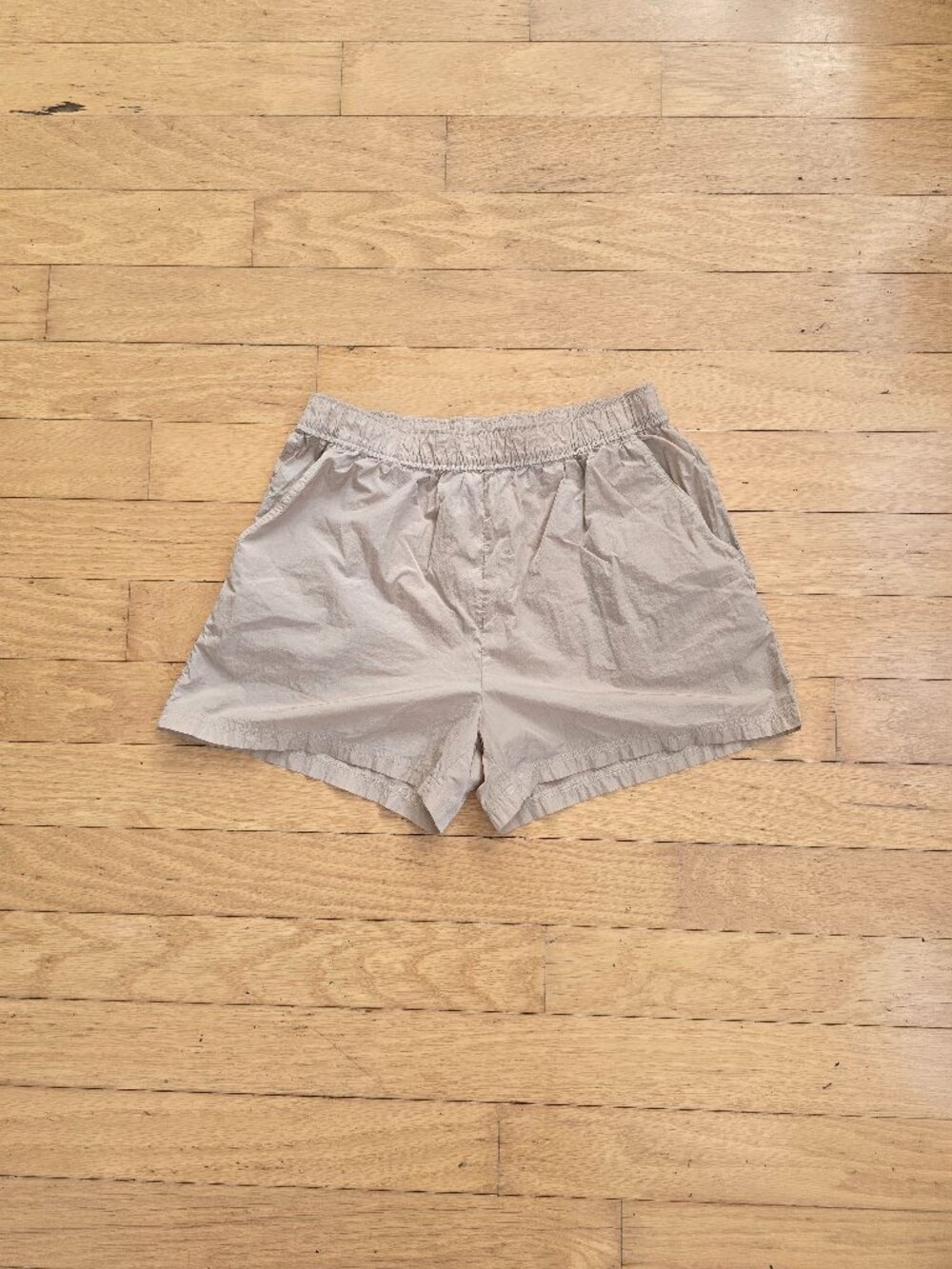 Tna by Aritzia Beige Tan Monochrome High-Waisted Nylon Track Shorts | WMS Small